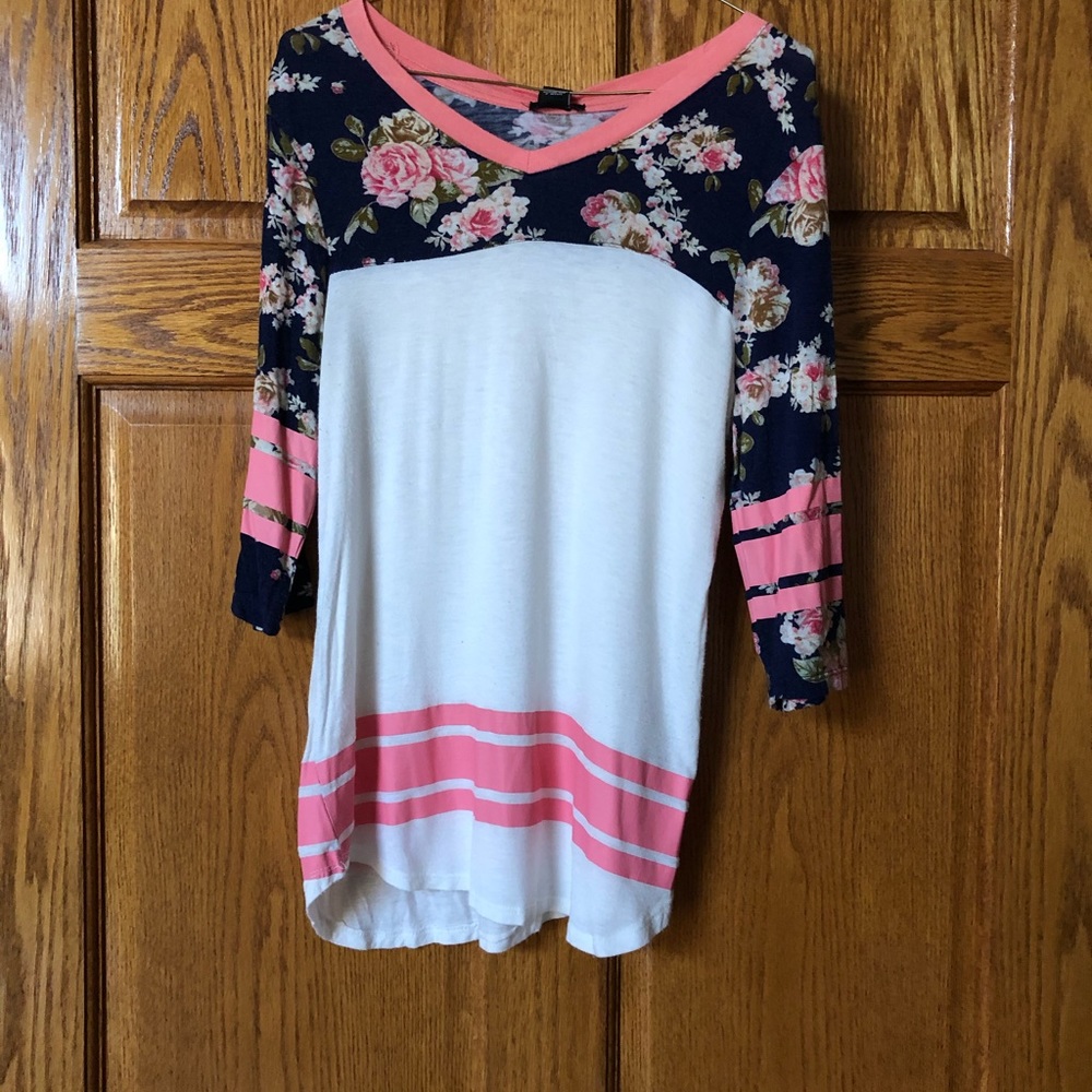 Rue 21 v-neck shirt. Medium. Good used condition